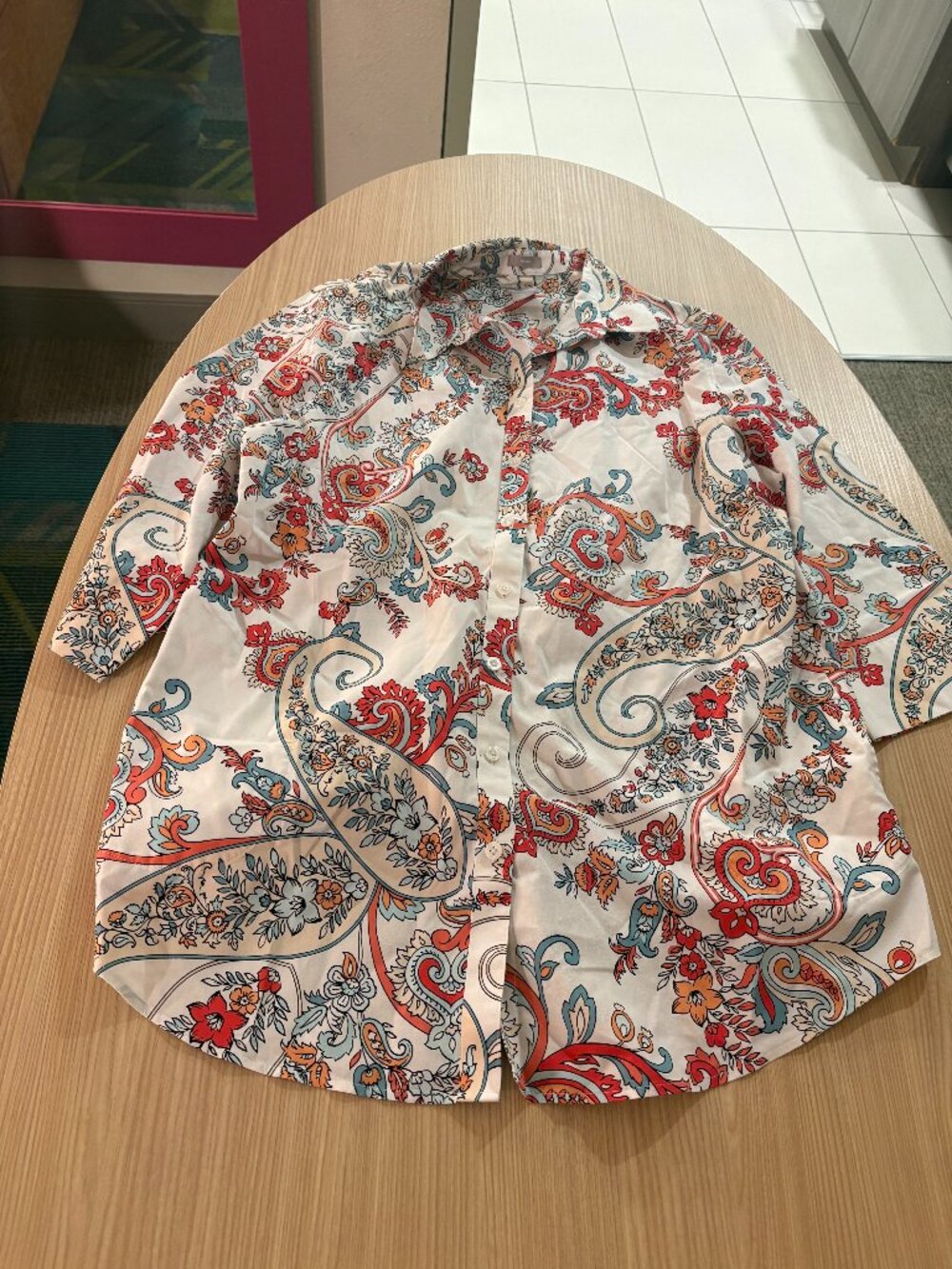 Chico's No Iron Button Down Shirt Chcio's Size 2 US Large 12/14  White Paisley